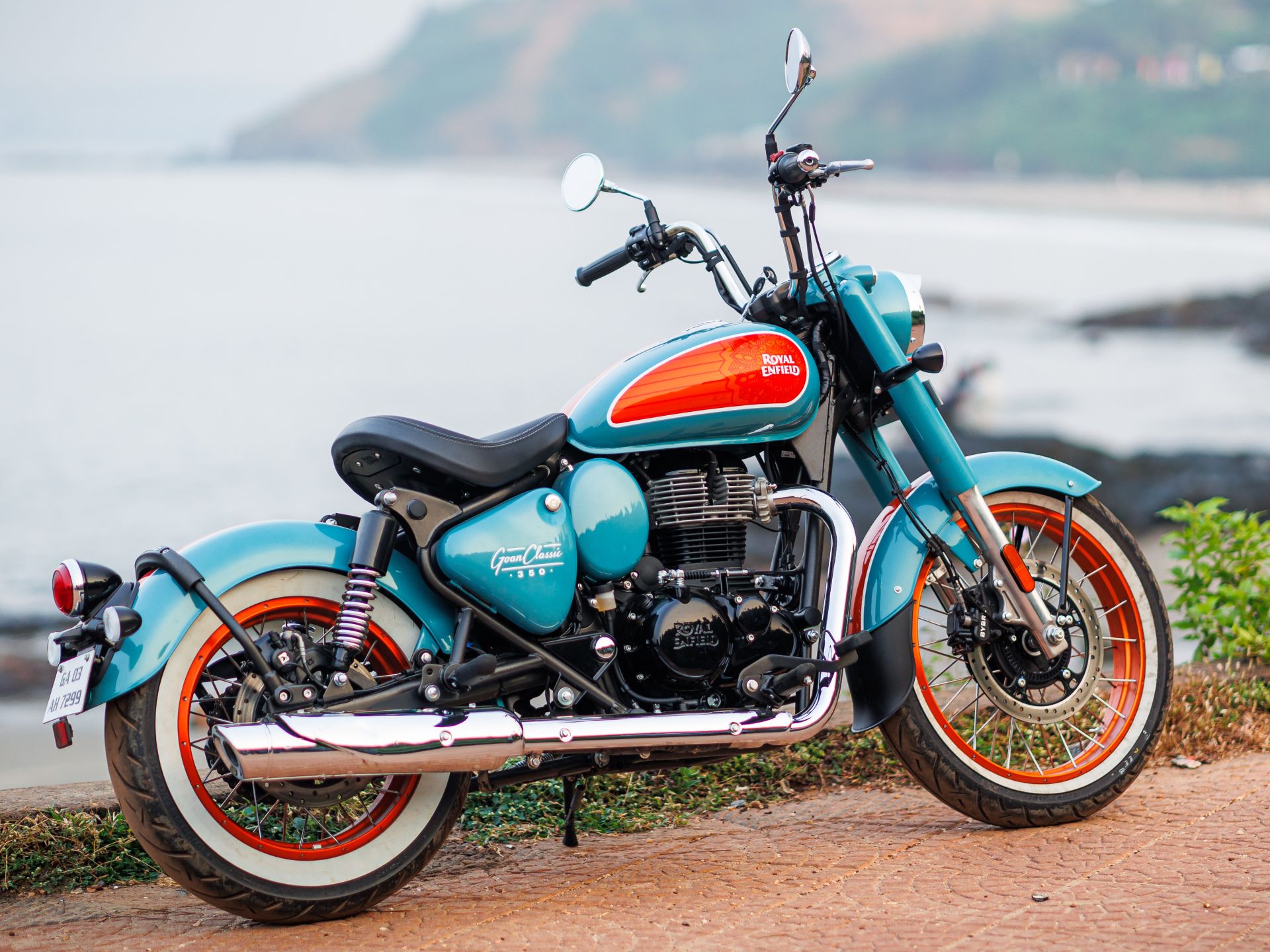 goan-classic-350-trip-teal-feat-02.jpg
